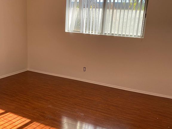 5th image of 2020 S Bedford St