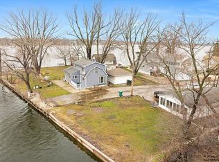 42430 N Witt Rd, Antioch, IL 60002