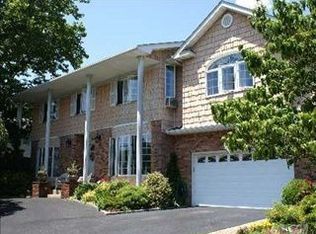 95 Sunset Blvd, Massapequa, NY