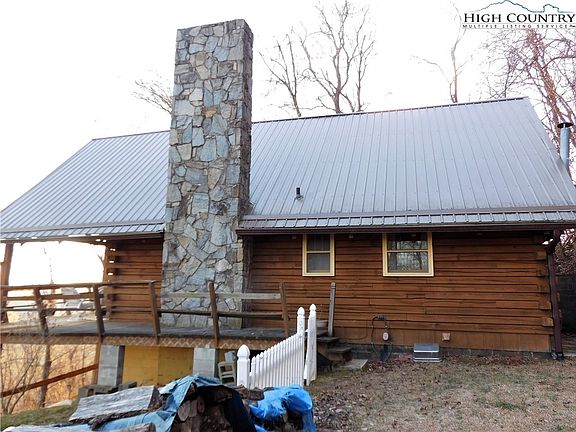 3rd image of 742 Round Knob Ridge Road