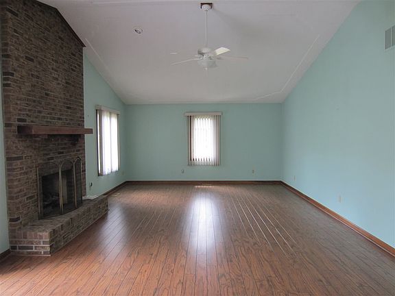 3rd image of 11631 Bohannon Dr