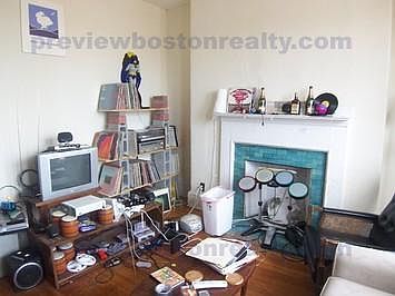 2nd image of 7 Linden St #Jr3