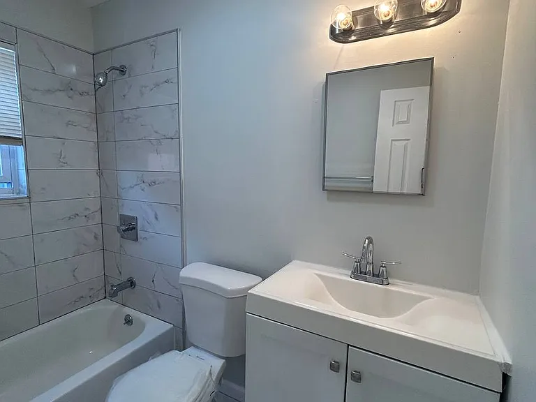 18 Hampton Rd #B10 — Photo 27