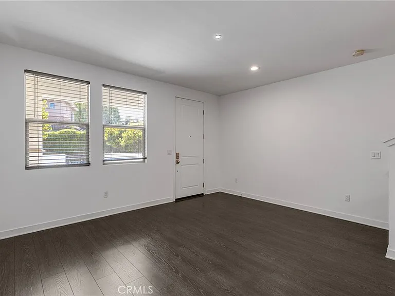 77 Jensen Ct — Photo 4