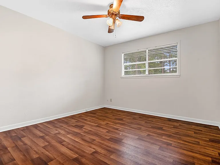 125 Red Oak Dr — Photo 9