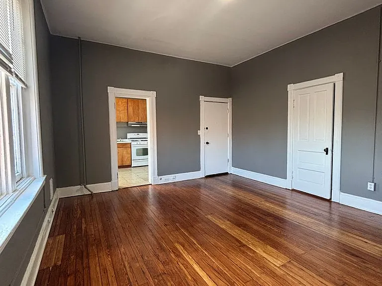 206 Laurens St — Photo 9