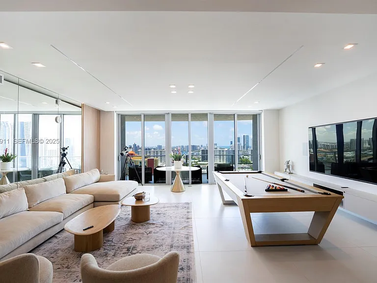 330 Sunny Isles Blvd #5-UPH03 — Photo 1