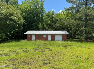 11085 Sam Potts Hwy, Lake Waccamaw, NC 28450