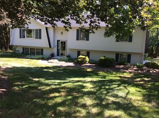 8 Tower Dr, Simsbury, CT 06070