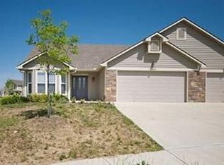 15618 Landauer Cir, Basehor, KS 66007
