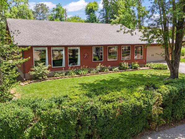 1106 Red Bud Dr, Grove, OK 74344