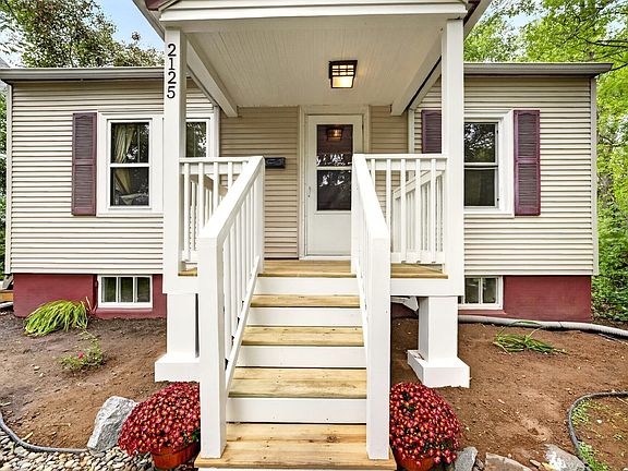2nd image of 2125 W 10th St