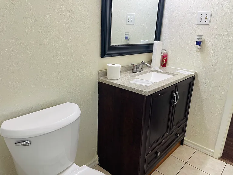 3400 Pleasant Valley Ln — Photo 8