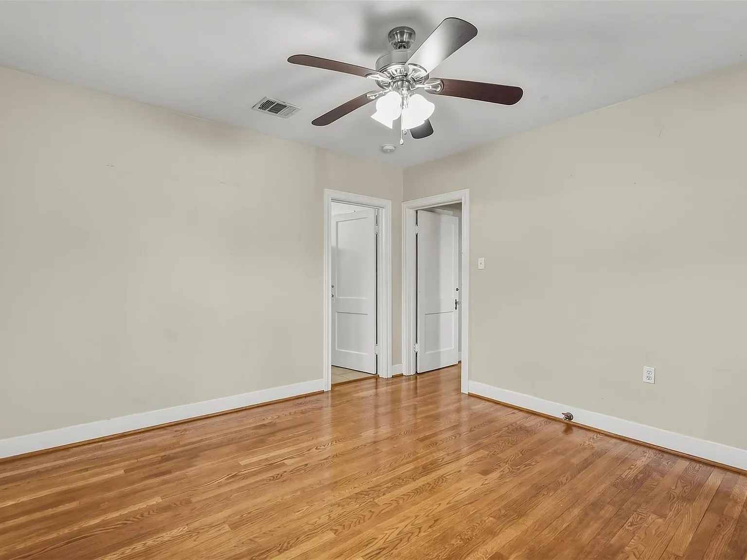 2 bed, 1.0 bath, 1713 sqft, $1,650 — Photo 4