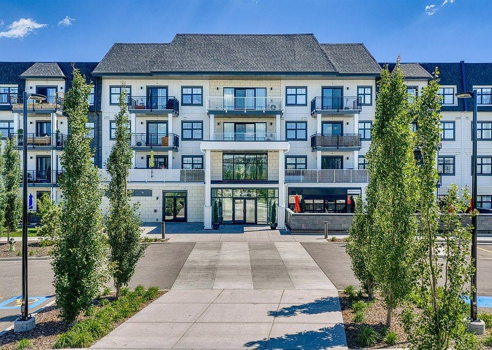 1st image of 255 W Les Jardins Park SE #224