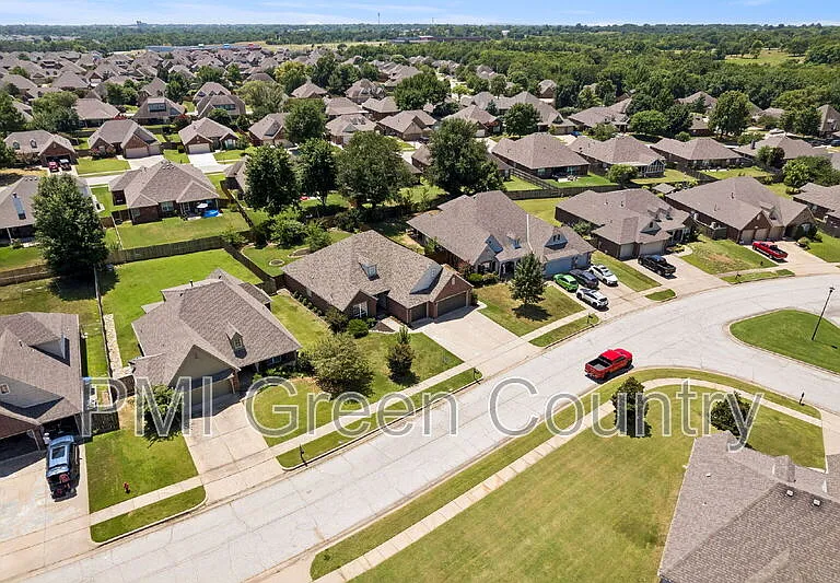7305 E Indianola St — Photo 42