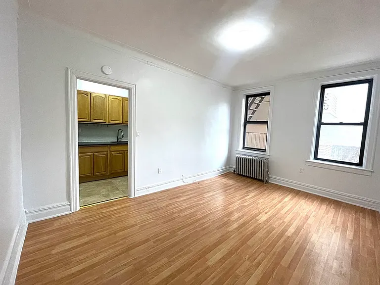 45-11 43rd Ave #2L — Photo 2