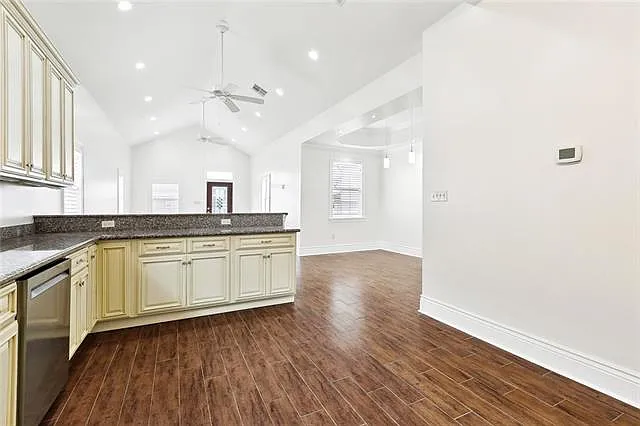 3316 Calhoun St — Photo 28