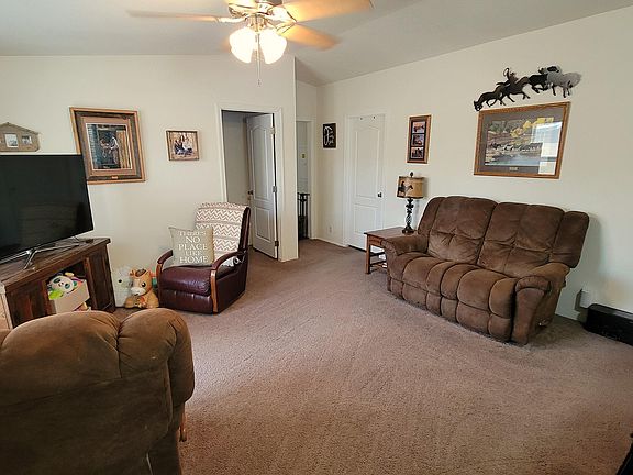 4th image of 185 NW Harwood Ave Spc 2