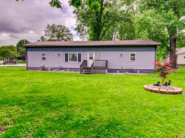 401 W Washington St, Edinburg, IL 62531