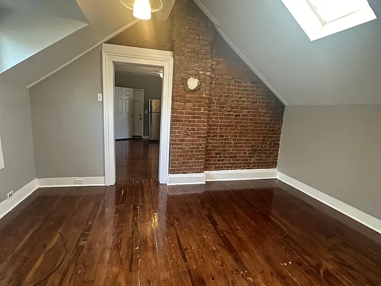 2132 W 11th St — Photo 7