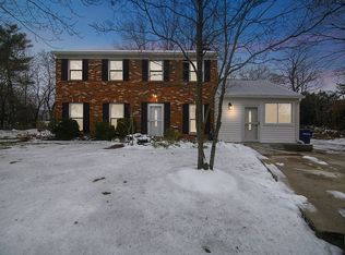 805 Mosby Hollow Dr, Herndon, VA 20170