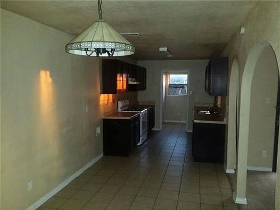 3rd image of 4700 Roberts Dr