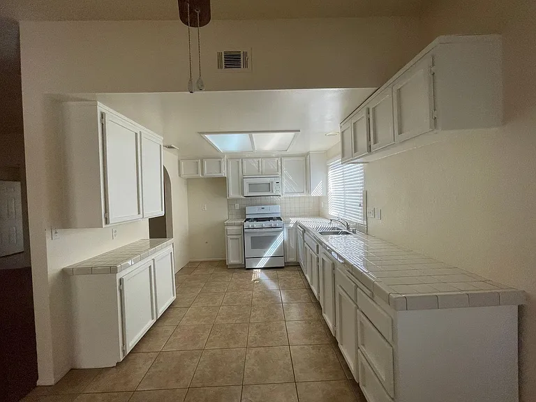 10246 Arroyo Ave — Photo 61