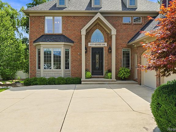 4th image of 2253 Renee Dr