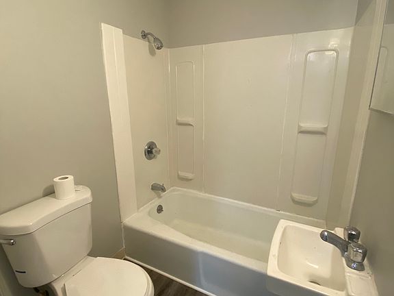 3rd image of 627 Main St #B1