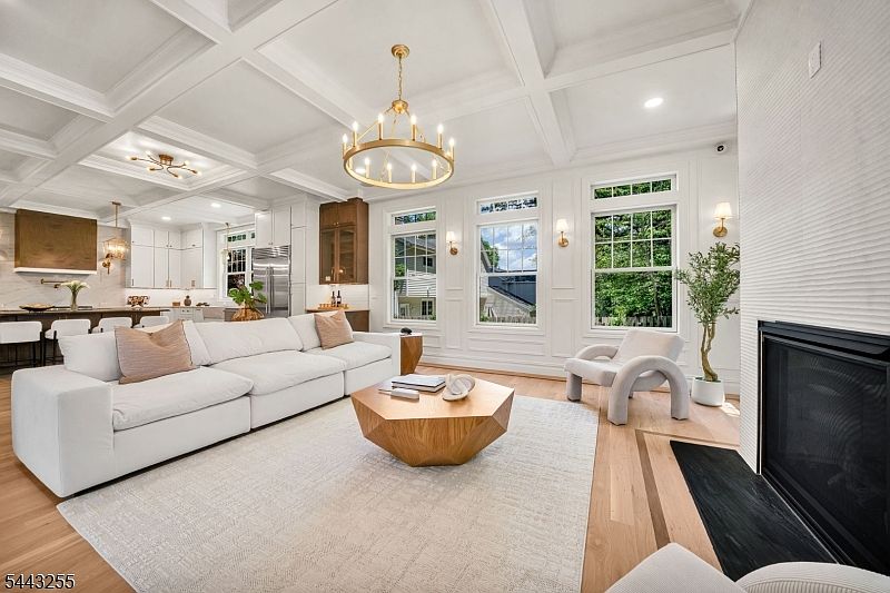 1st image of 4 Garden Ct