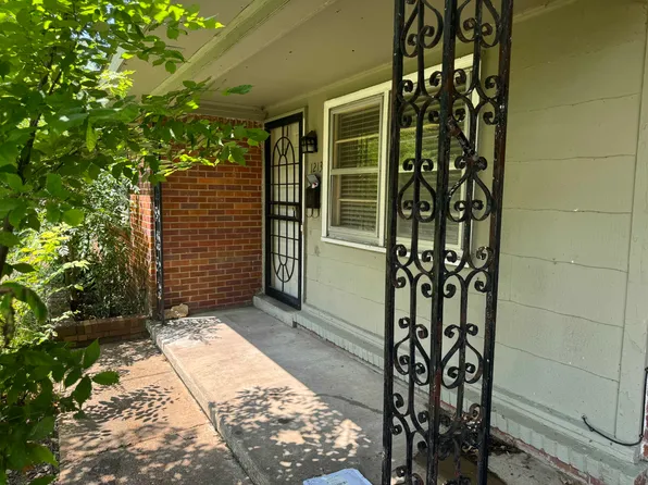 1213 S White Station Rd, Memphis, TN 38117