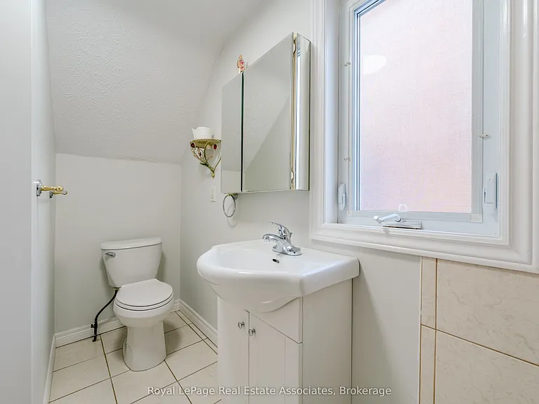 157 William St #1 — Photo 19