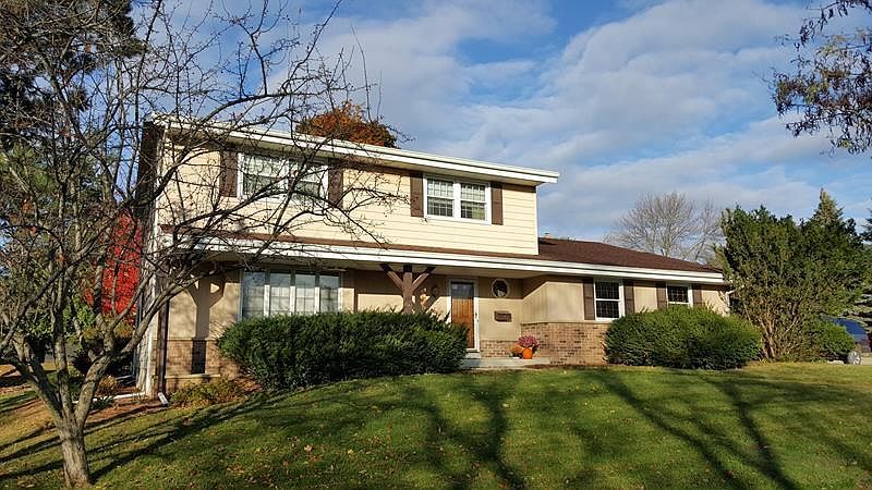 1st image of 654 S Silverbrook Dr
