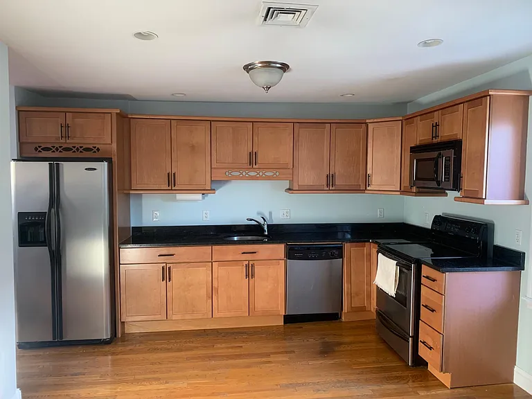 18 Pearson Ave #3 — Photo 7