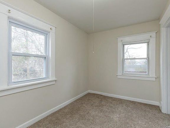 2nd image of 12 Rockland Ter #12