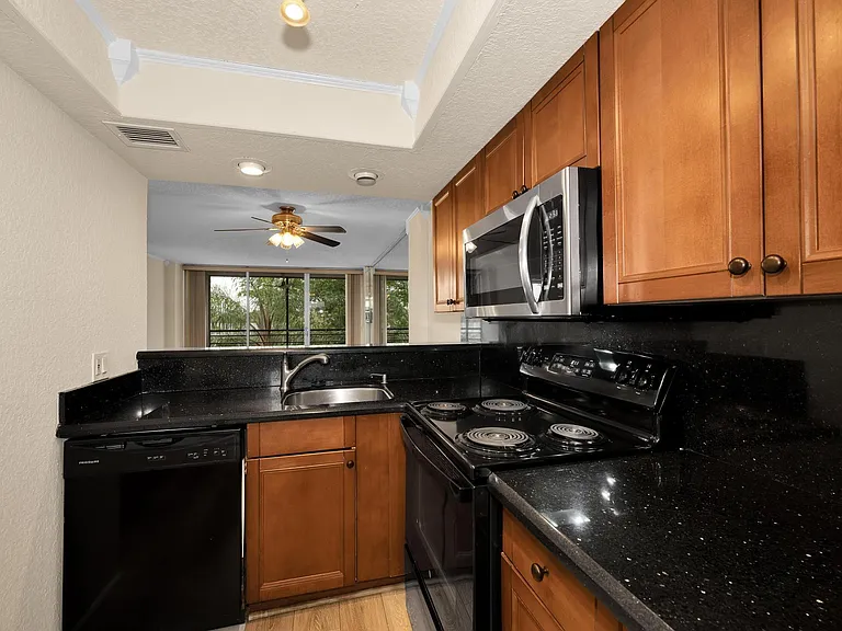118 Royal Park Dr #4G — Photo 10