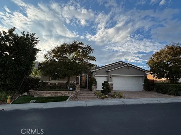 483 Lyle Dr #B, Hemet, CA 92545