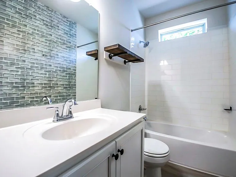 8306 Mandela Bnd — Photo 32