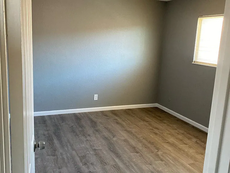 4824 E Hedges Ave #C — Photo 10