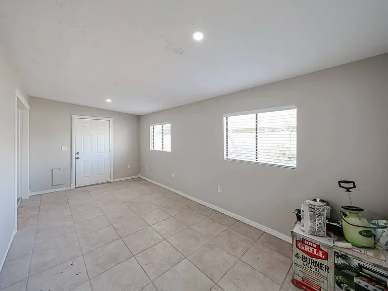 W Campo Bello Dr — Photo 4