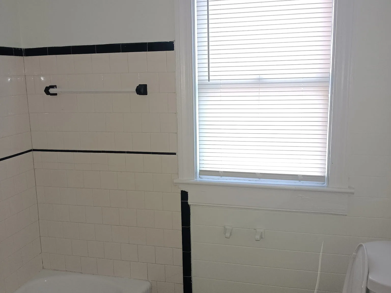 2 bed, 1000 sqft, $1,300 — Photo 4