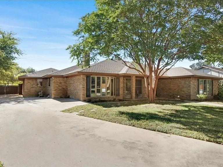 4209 Capilla St — Photo 1