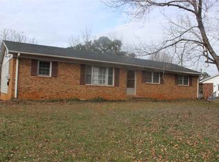 110 Leisure Ln, Spartanburg, SC 29307