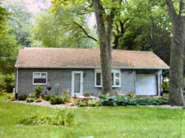 5710 Winnequah Trl, Monona, WI 53716
