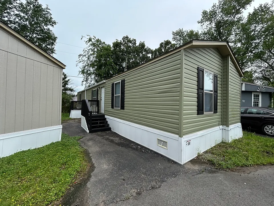 98 Riviera Courts Dr