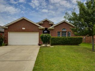 9740 Brenden Dr, Fort Worth, TX 76108