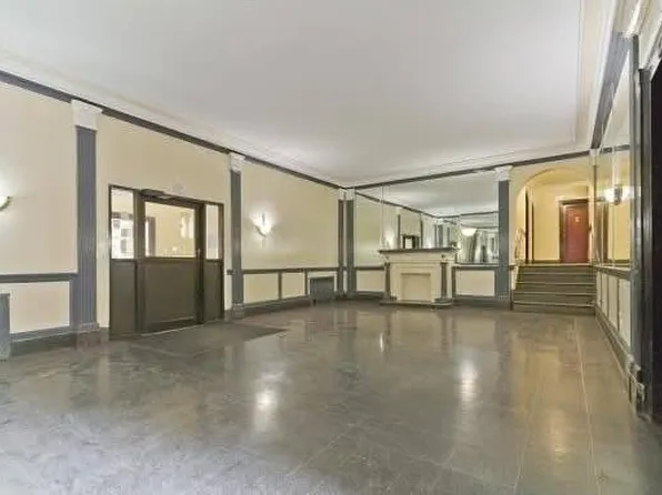 909 East 29th Street image 2 of 8