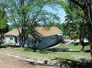 2180 Wolf Ln, Grants Pass, OR 97527