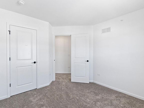 4th image of 1541 Executive Way #1541